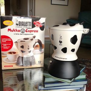 Stovetop expresso/cappuccino maker